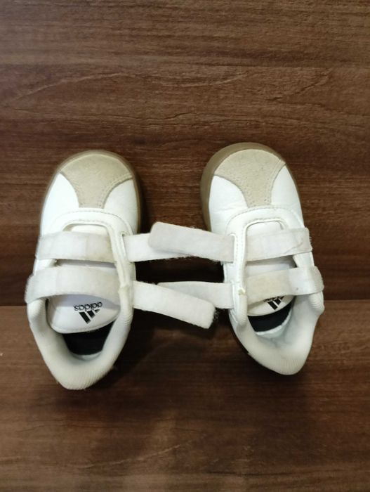 Обувки    Адидас