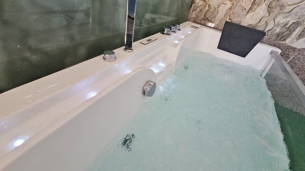 *Spa* Хидромасажна Вана -Джакузи за Двама с Подгрев до 45°  1.77х0.89