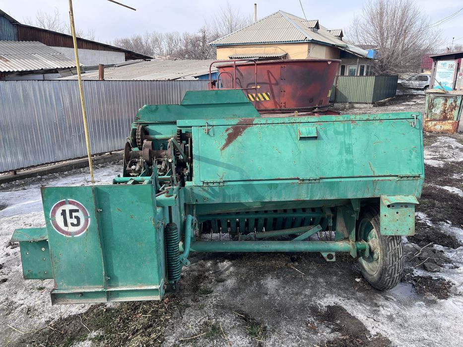 Пресс-подборщик тюквый