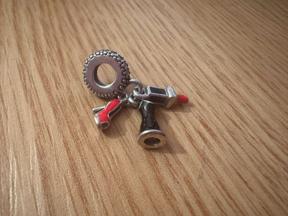 Vand talismane Pandora