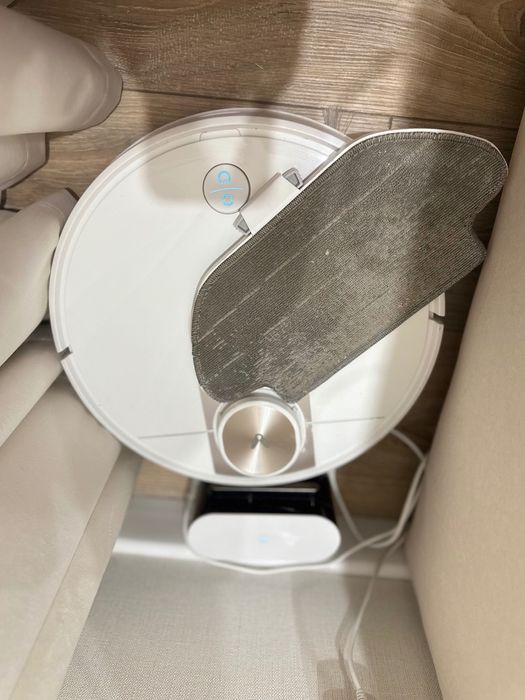 Продам робот пылесос Xiaomi SE