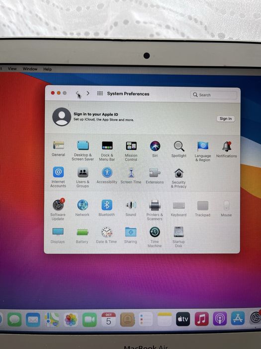 • Macbook Air •  BATERIE 95% •