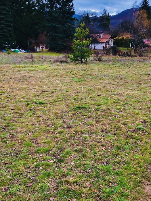 1280 кв.м Своге парцел в Косматица 10 900 €