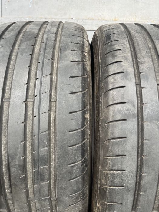 2 бр. летни гуми 235/35/19 GoodYear DOT 0618 5 mm