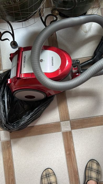 Продам пылесос Samsung 1800W