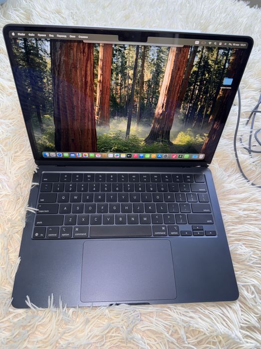 Продам MacBook Air M4 (256 GB / 16 GB)