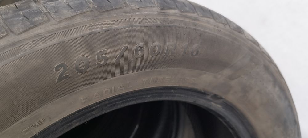 Продам летние шины 205/60/16