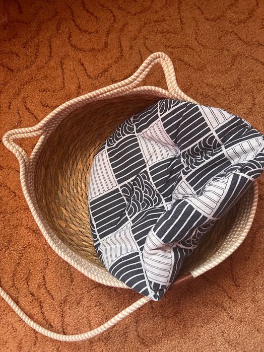 Лежанка корзина для кошки