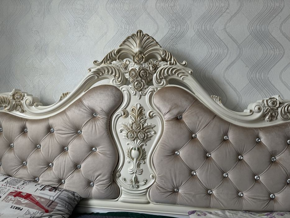 Продам спальный гарнитур