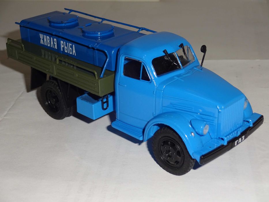 Масштабные модели 1/43 продам.