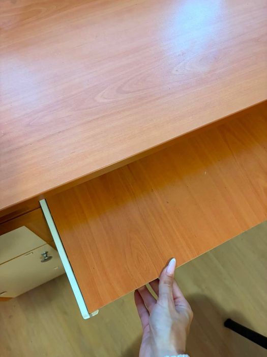 Бюро за детска стая