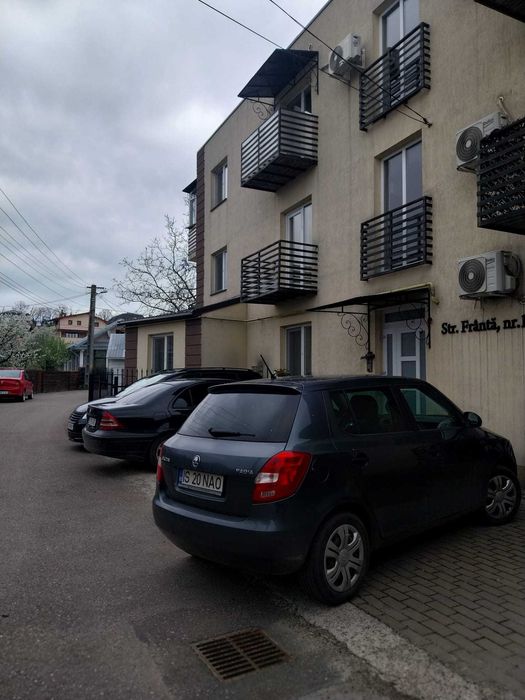 Iinchiriez apartament 2 camere zona Spital Pascanu