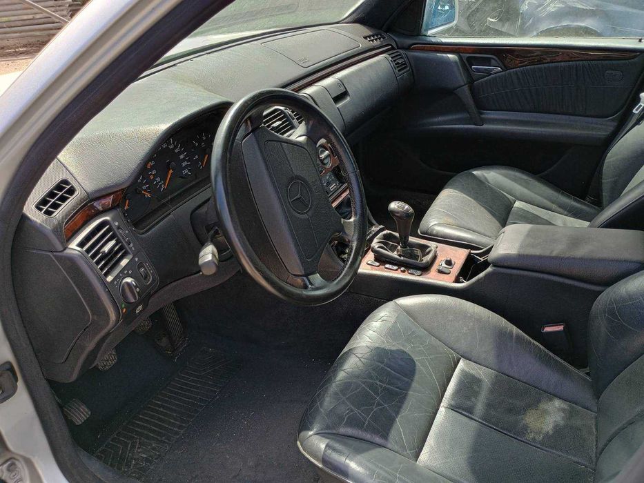 Продавам части за Mercedes-Benz 290 (1996-1997 г.)
