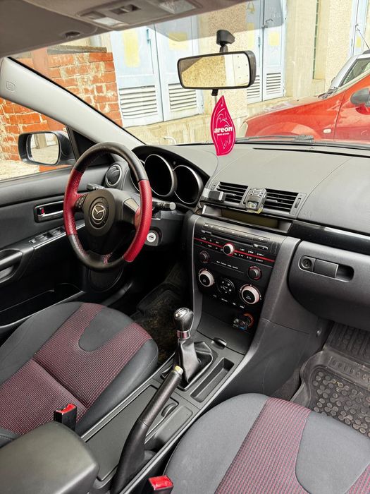 Vând Mazda 3 benzina