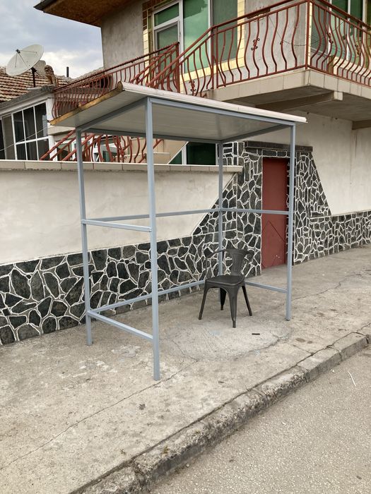 Навес- кабина  за вендинг машини.