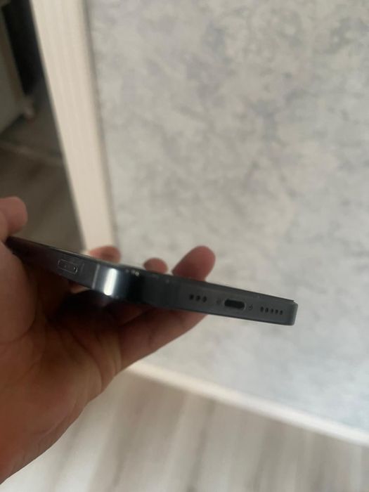 обменяю iPhone 13 на 128 ГБ. На вариант выше