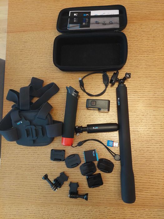 OLX  GoPro HERO10 Black + accesorii originale GoPro – stare foarte bună