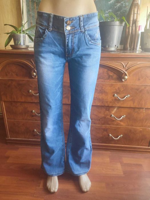 Джинсы женские разные