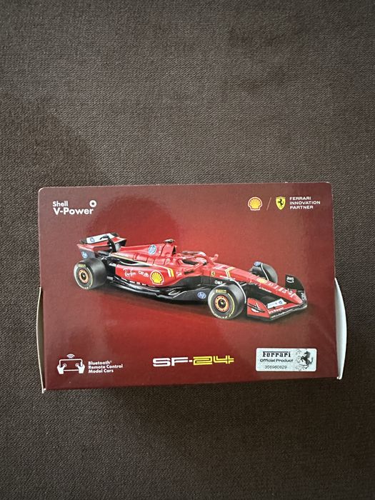 Радиоуправляема Ferrari SF-24 1:41 Burago (нова)