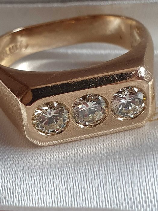 Putere eleganta ghiul unicat power TANK aur masiv si diamante naturale