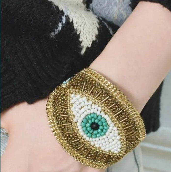 Подарки для девушек на 8ое Марта