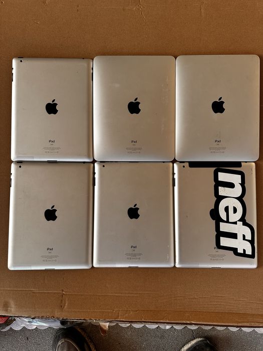 Ipad / 2 sim Лот таблети с зарядни