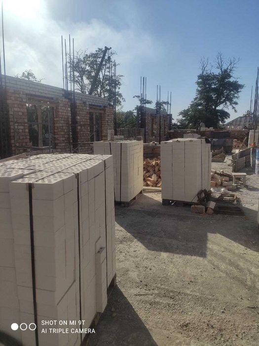 Девелоперам. Срочно. В Центре земля под застройку. Ангрен.