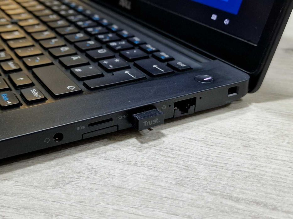 Лаптоп Dell Latitude 7480 / i5-6300U / 4GB RAM / 256GB SSD