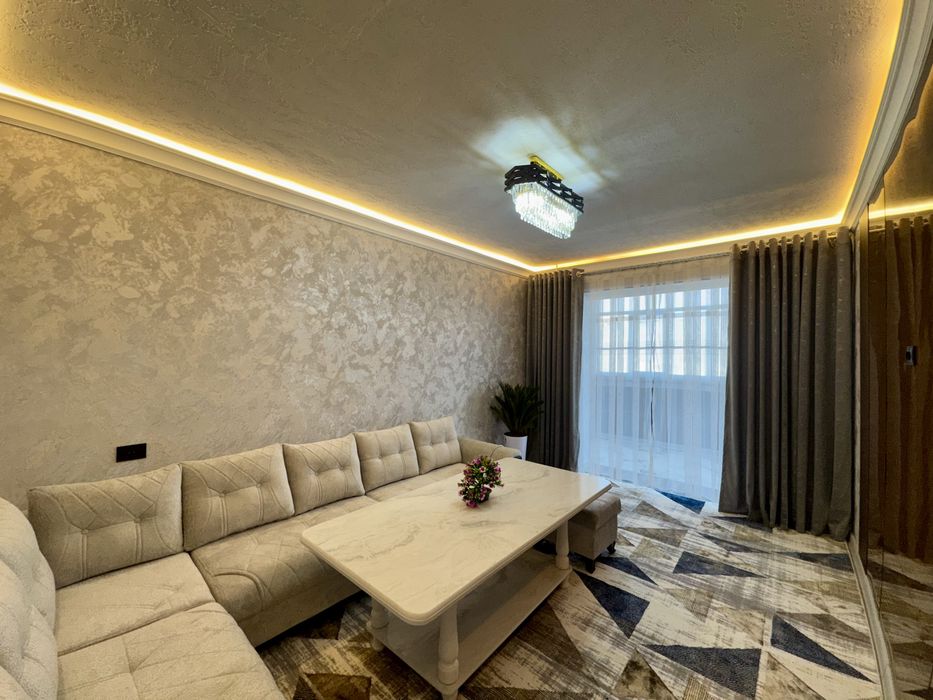 3х комнатная квартира, на 2 этаже. Согдиана.