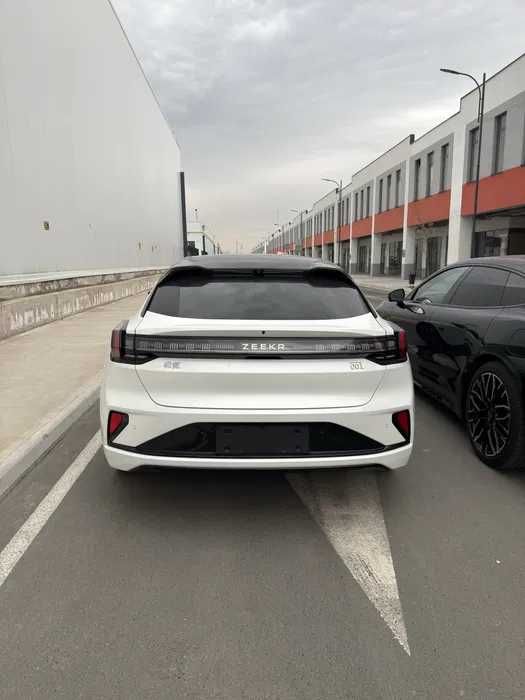 zeekr 001 (pad zakaz)