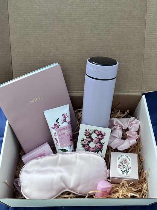 Подарок на 8 марта бокс