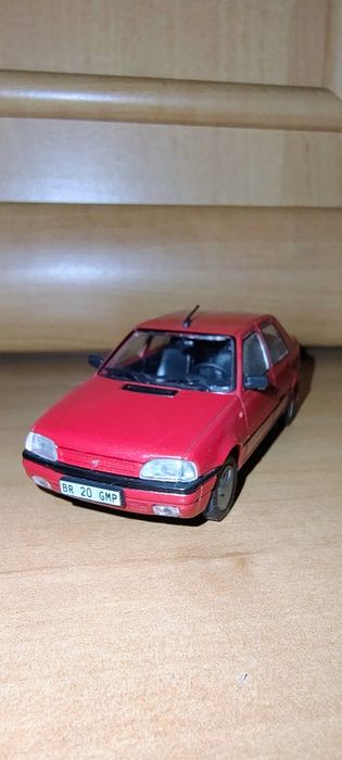 Scara 1/43 mașinuțe Cars Dacia