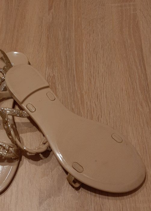 Ефектни сандали SUPERGA,със златист брокат и Силиклнови сандалиCROQS