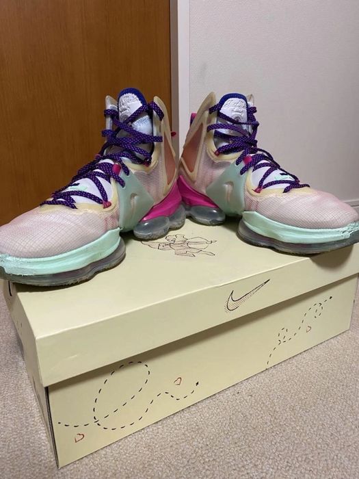 Кроссовки LeBron 19 Valentine’s day оригинал