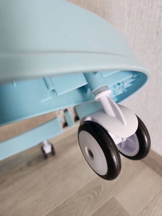 Продаю детские ходунки новые.