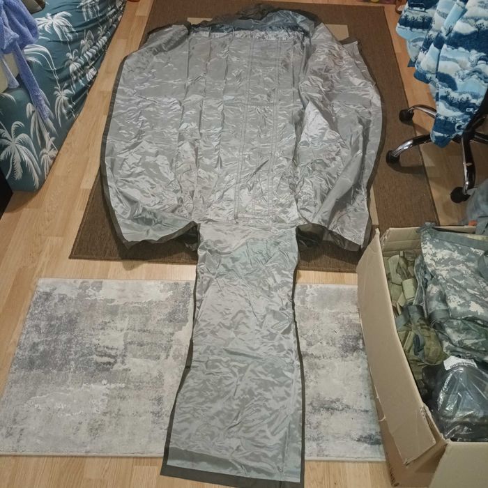 Bivuac militar, husa impermeabila de protectie pentru sac de dormit