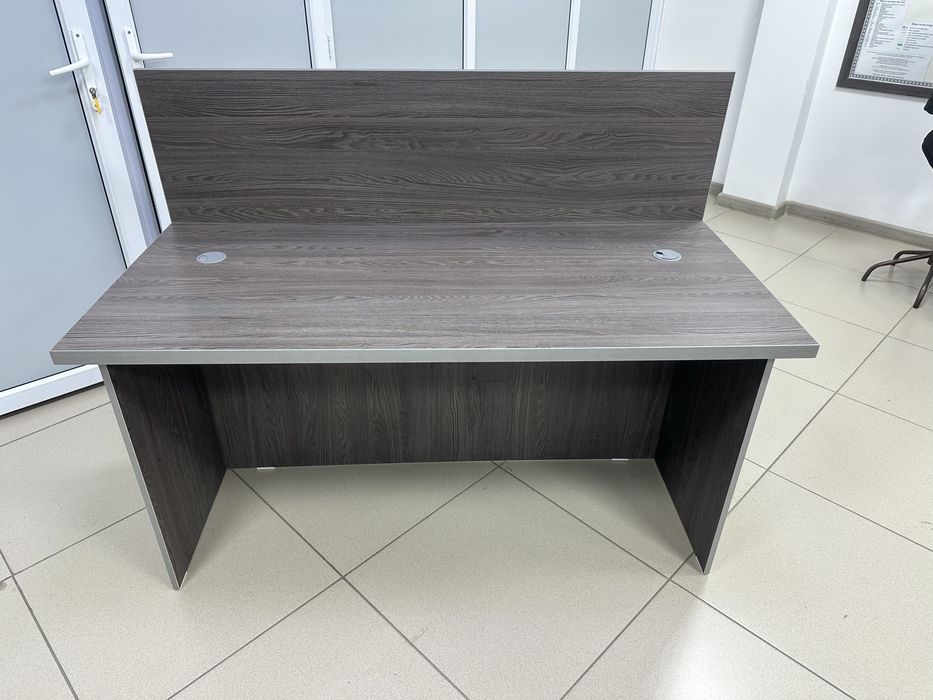 Продаеться стол для офиса