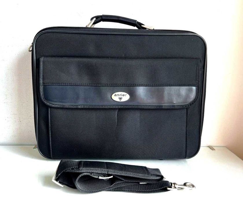 Geantă laptop       .