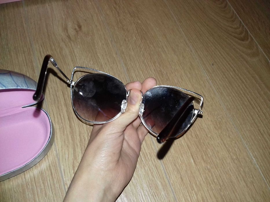 Слънчеви очила с метална рамка котешко око + калъф за слънчеви очила