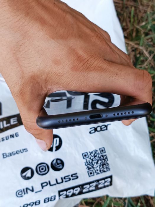 Iphone 11 sotiladi 128Gbli kelishiladi