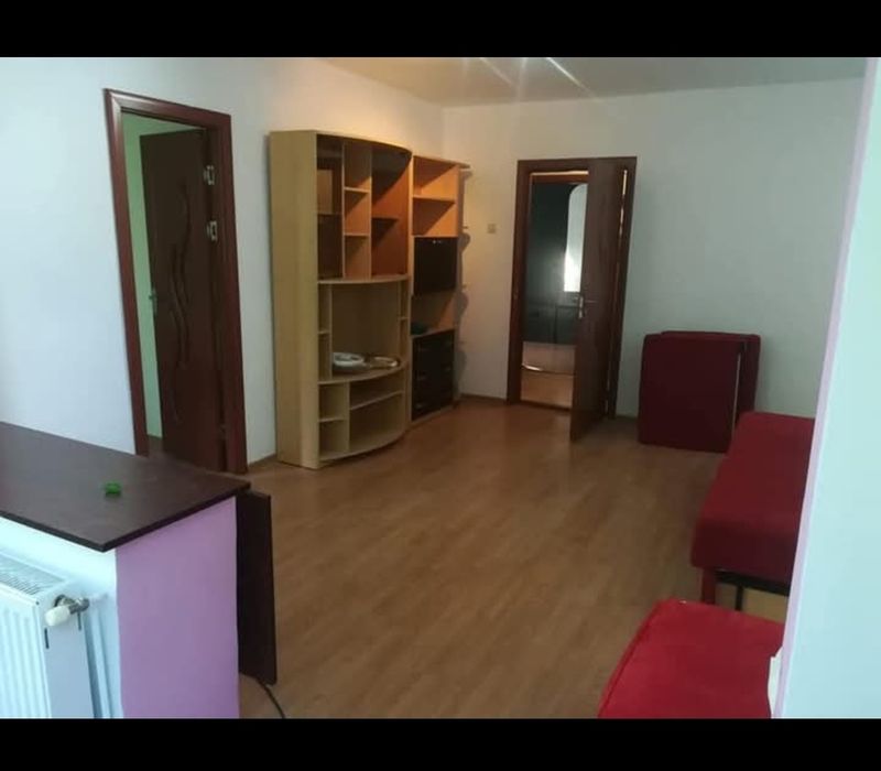 Închiriez apartament 3 camere, str Moldovei,  bl 28, et 3. (cart. Tudor)