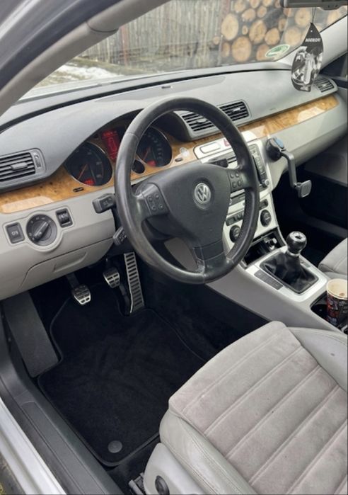 Vând Passat B6 (TDI)
