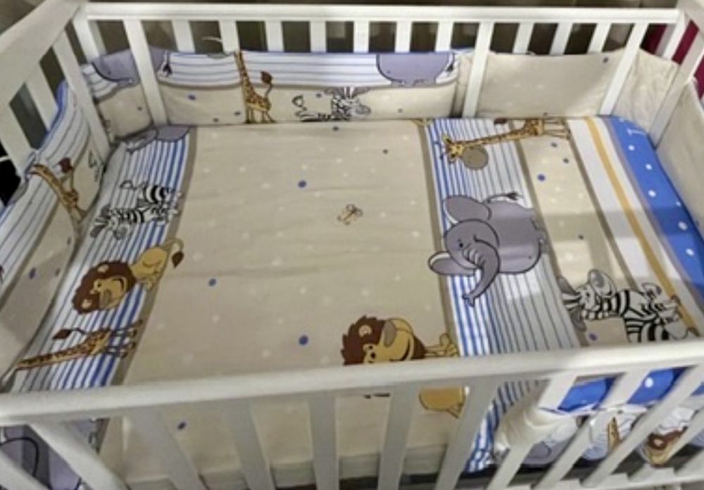 Lenjerie cu protectie pentru patut