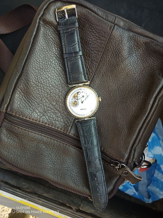 Часовник ръчен молния