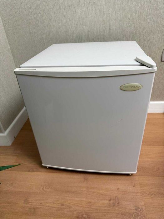 Однокамерный минихолодильник