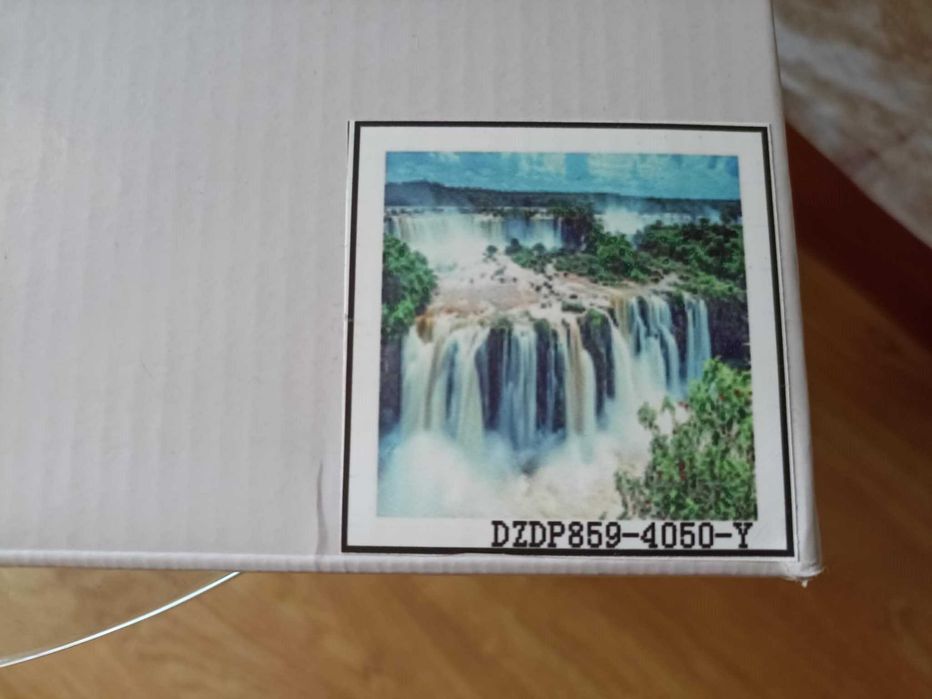 Диамантен гоблен, чисто нов