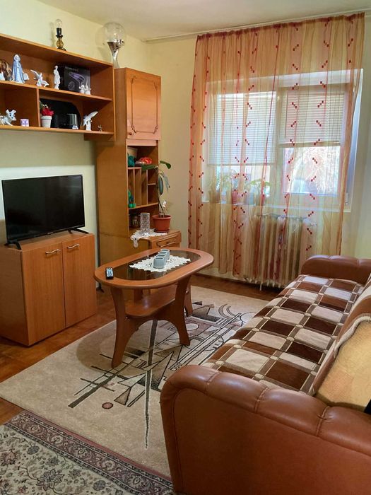 Vand apartament 3 camere decomandat