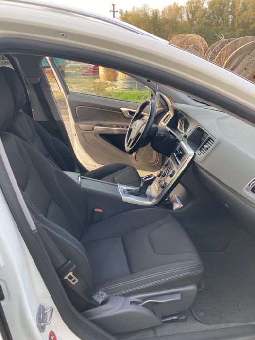 Volvo v60 cross country