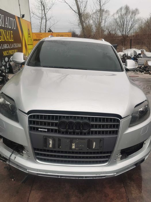dezmembrez audi Q7 4L 3.0tdi/capota audi q7/usa audi q7/far audi q7