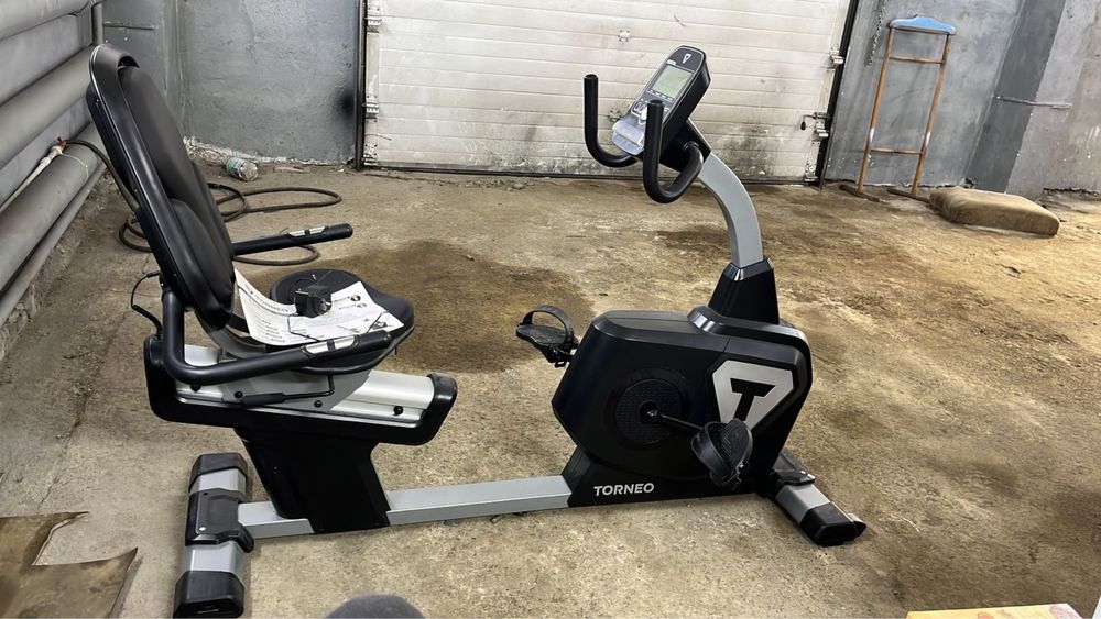 Продам велотренажер магнитный горизонтальный